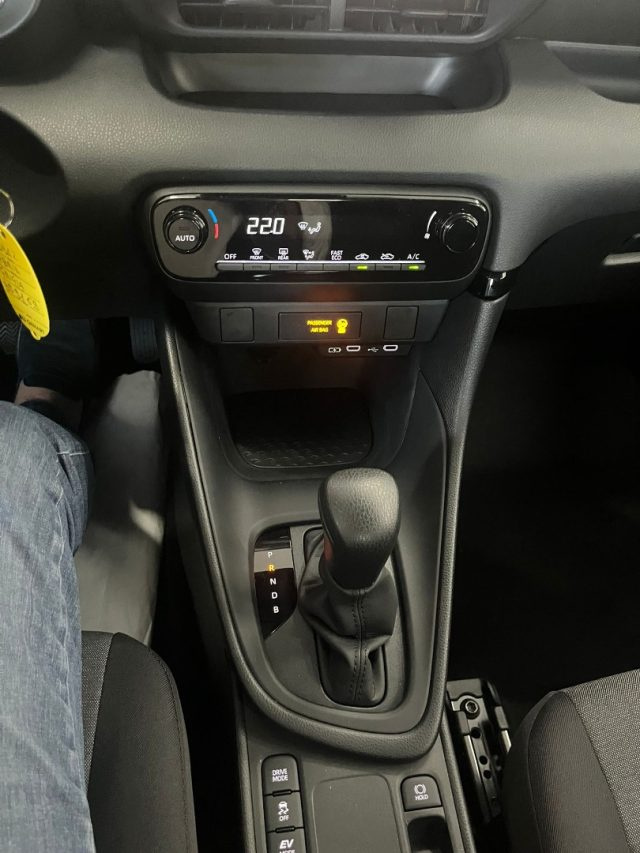 MAZDA 2 usata, con Climatizzatore
