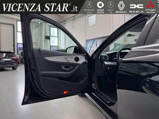 MERCEDES-BENZ E 220 usata, con Sedile posteriore sdoppiato