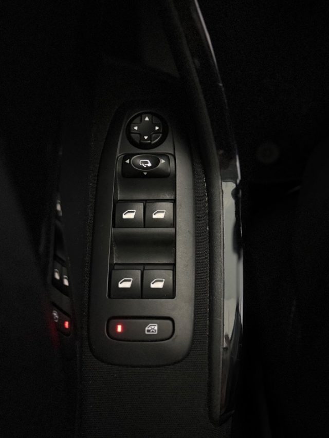 PEUGEOT 208 usata 18