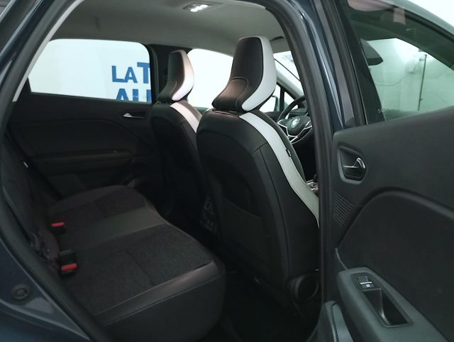 RENAULT Captur usata, con Isofix