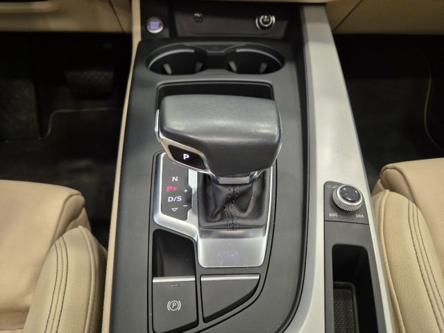 AUDI A4 usata, con Volante multifunzione