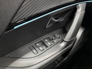 PEUGEOT 2008 usata, con Sensori di parcheggio posteriori