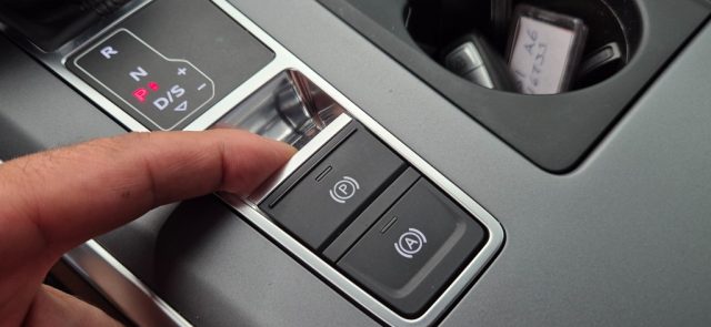 AUDI A6 allroad usata, con Sensori di parcheggio anteriori