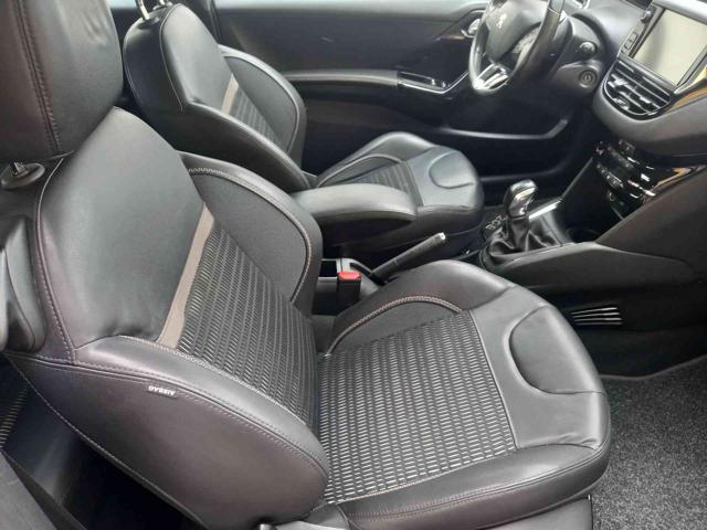 PEUGEOT 208 usata, con Sedile posteriore sdoppiato