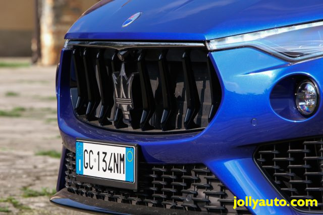 MASERATI Levante usata, con Tettuccio apribile