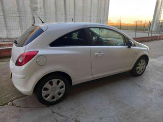 OPEL Corsa usata, con Autoradio