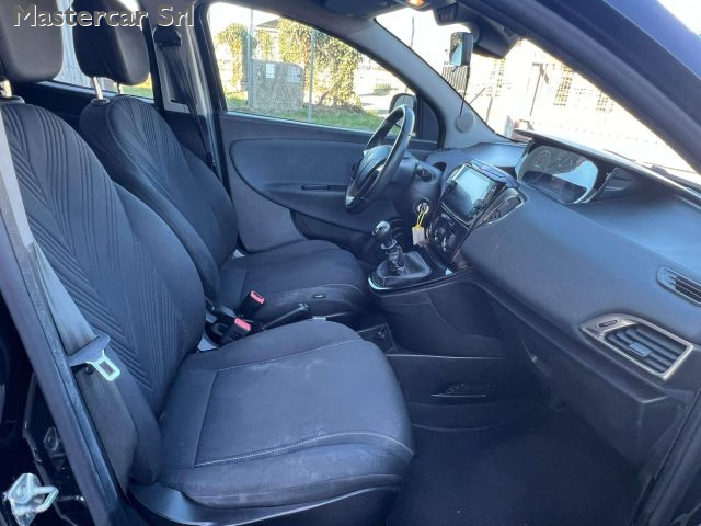 LANCIA Ypsilon usata, con Park Distance Control