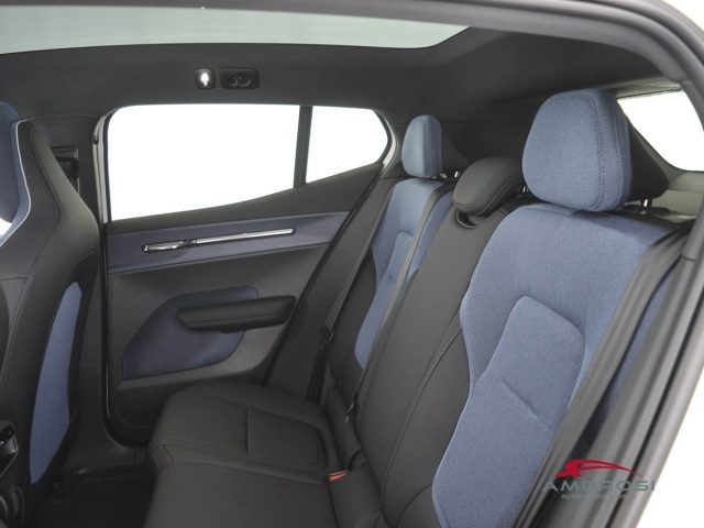VOLVO EX30 usata 9