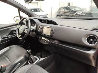 TOYOTA Yaris usata 25