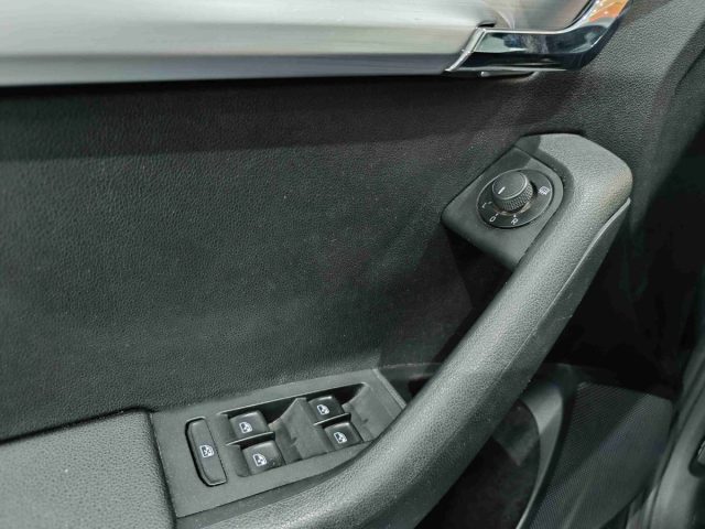 SKODA Octavia usata, con Specchietti laterali elettrici