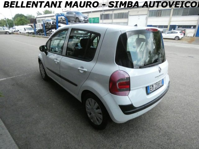 RENAULT Modus usata, con Autoradio