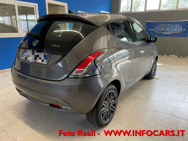 LANCIA Ypsilon usata, con Airbag