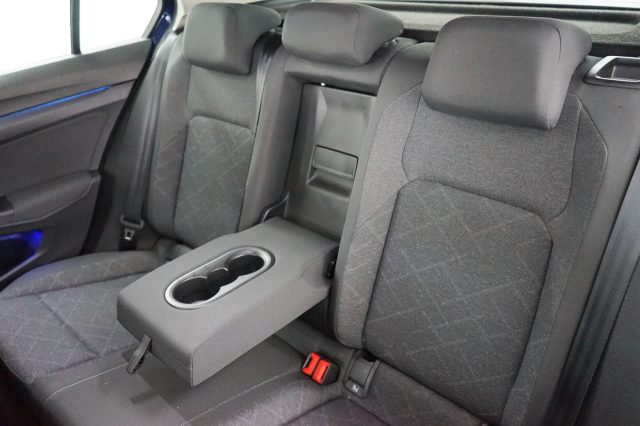 VOLKSWAGEN Golf usata, con Luci diurne