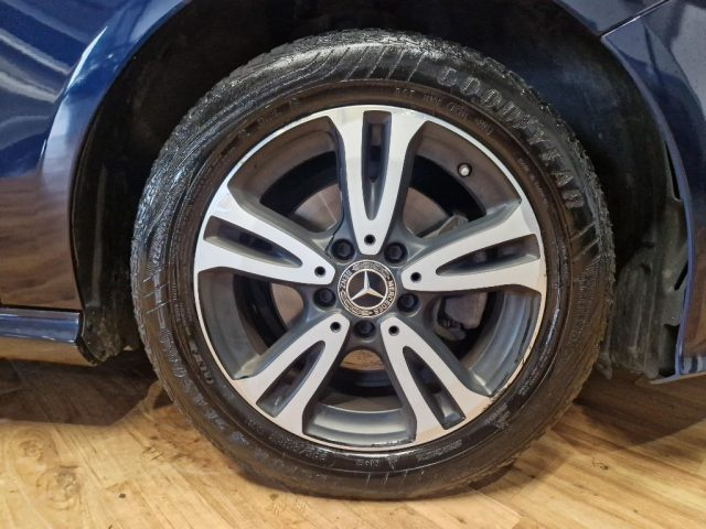 MERCEDES-BENZ A 180 usata, con Chiusura centralizzata