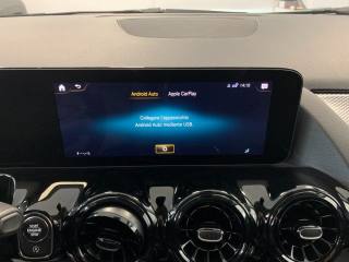 MERCEDES-BENZ GLA 180 usata, con Sistema di navigazione