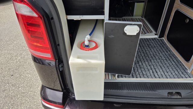 VOLKSWAGEN Caravelle usata, con Volante in pelle