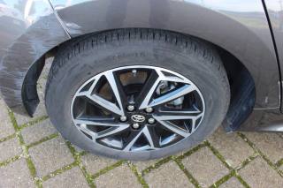 TOYOTA Yaris usata, con Specchietti laterali elettrici