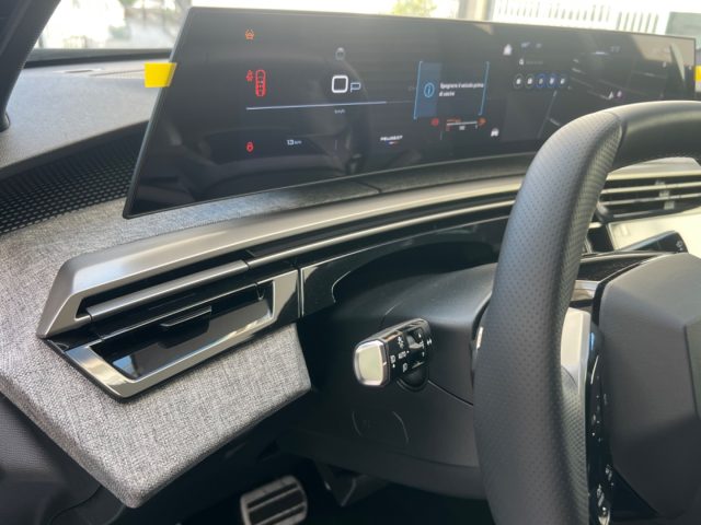 PEUGEOT 3008 usata, con Portellone posteriore elettrico