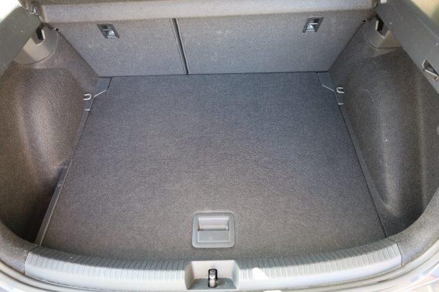 VOLKSWAGEN Taigo usata, con Divisori per bagagliaio