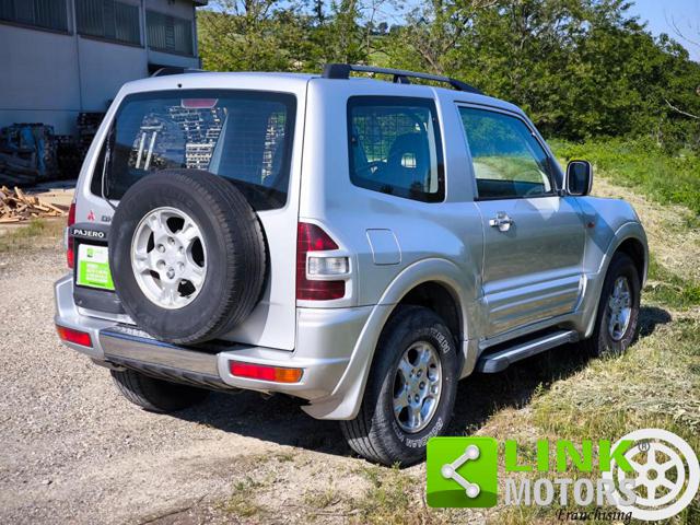 MITSUBISHI Pajero usata, con Airbag