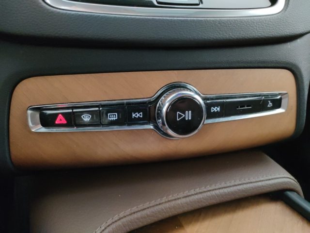 VOLVO XC90 usata, con Luci diurne LED