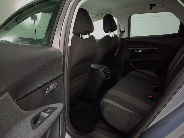 PEUGEOT 3008 usata, con Volante in pelle