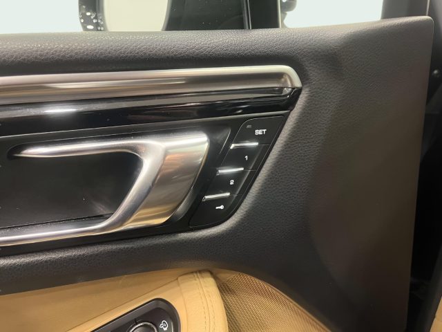PORSCHE Macan usata, con Sensore di luce