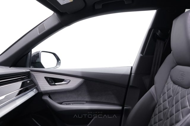 AUDI Q8 usata, con USB