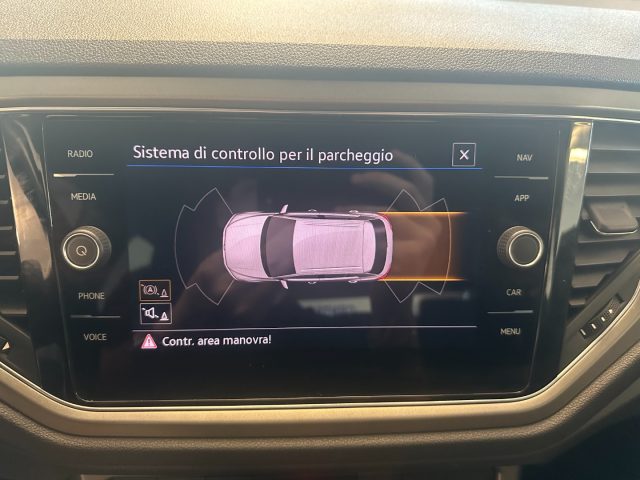 VOLKSWAGEN T-Roc usata, con USB