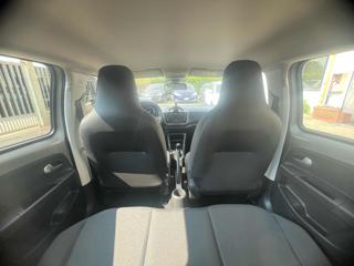 VOLKSWAGEN up! usata, con Autoradio digitale