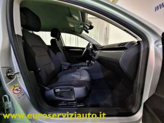 VOLKSWAGEN Passat usata 21