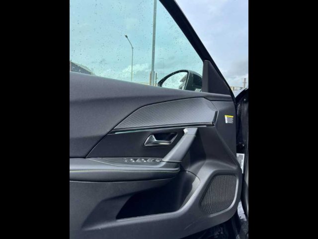 PEUGEOT 2008 usata, con Sensore di pioggia