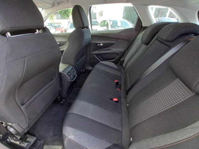 PEUGEOT 3008 usata, con Controllo automatico clima