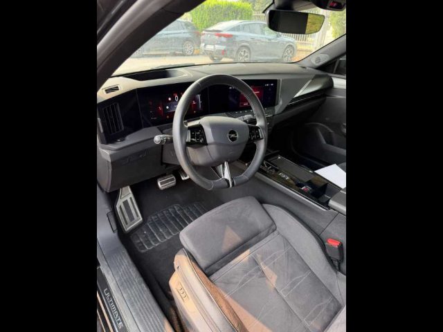 OPEL Astra usata, con Fari LED