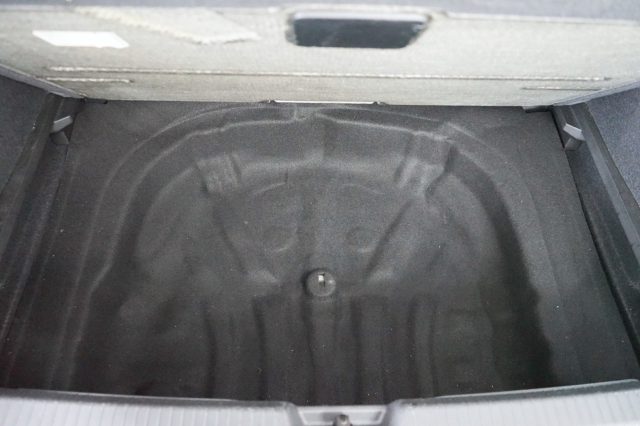 VOLKSWAGEN Golf usata, con Hill holder