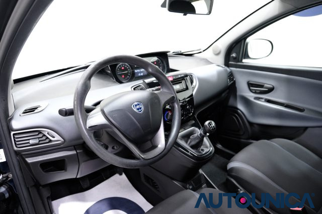 LANCIA Ypsilon usata, con Autoradio