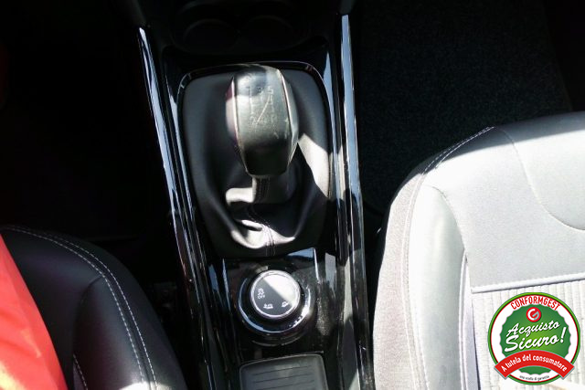 PEUGEOT 2008 usata, con Vetri oscurati