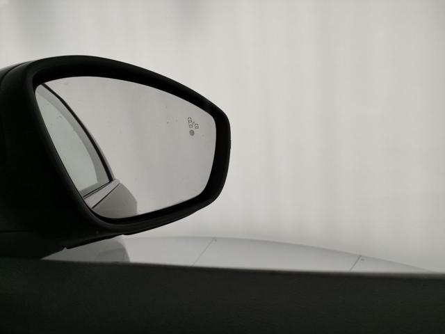 OPEL Corsa usata, con Volante in pelle