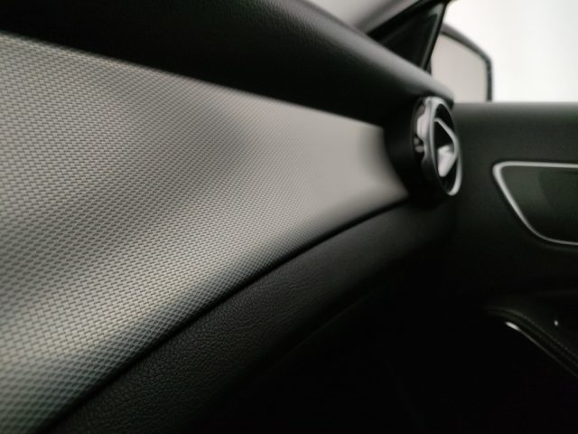MERCEDES-BENZ GLA 180 usata, con Chiusura centralizzata telecomandata