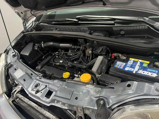OPEL Meriva usata, con Vetri oscurati