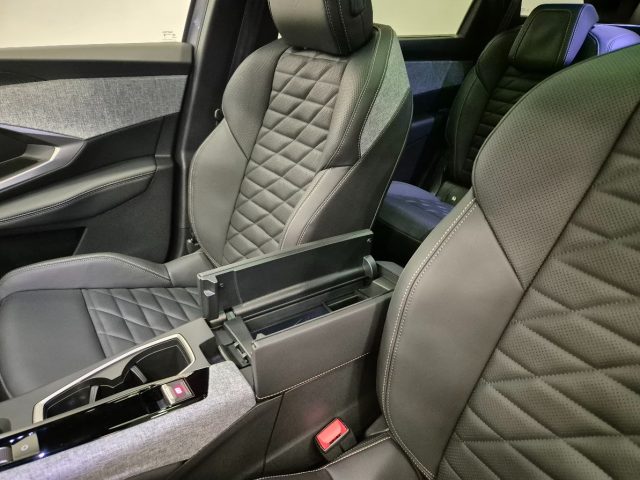 PEUGEOT 5008 usata, con Sensori di parcheggio anteriori