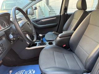 MERCEDES-BENZ B 180 usata, con Chiusura centralizzata