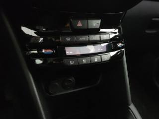 PEUGEOT 208 usata, con USB