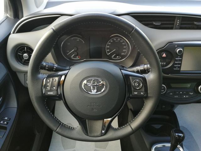TOYOTA Yaris usata, con USB