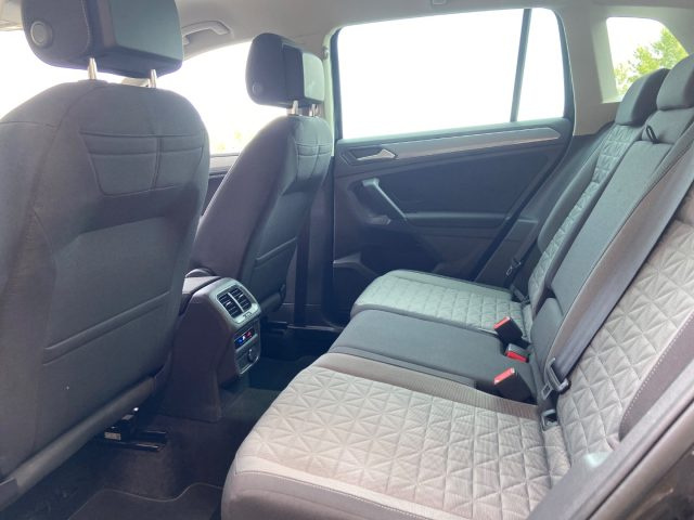 VOLKSWAGEN Tiguan usata, con USB