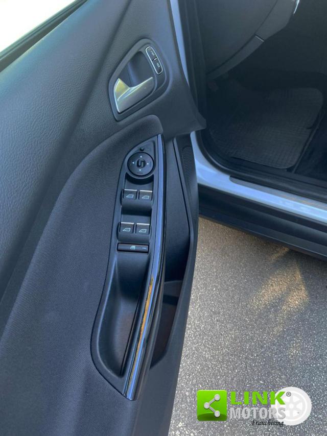 FORD Focus usata, con Bluetooth