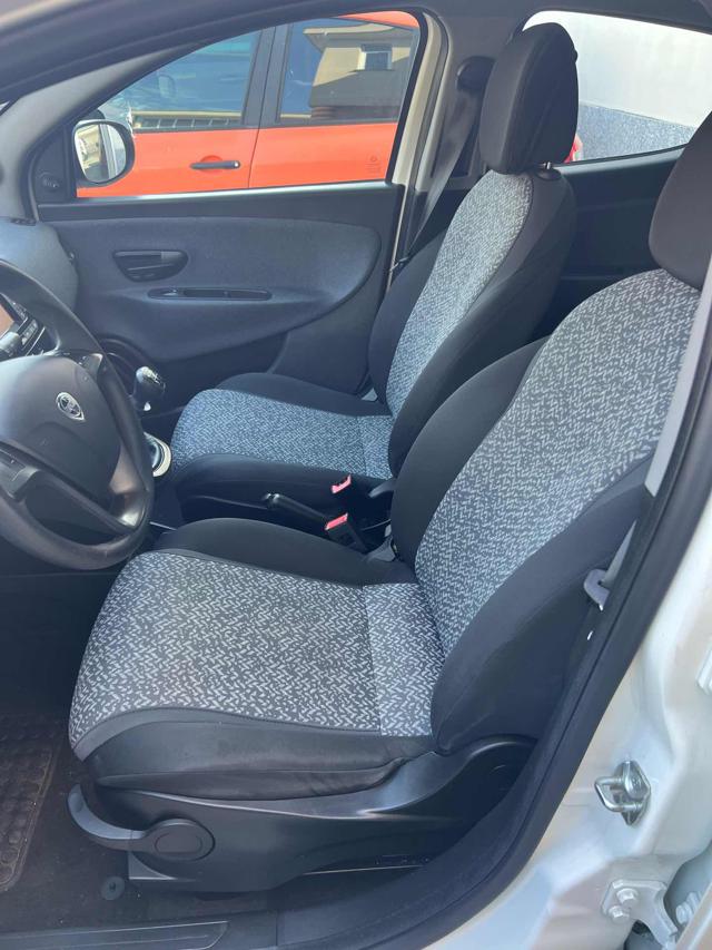 LANCIA Ypsilon usata, con ESP