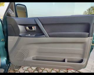 MITSUBISHI Pajero usata, con Specchietti laterali elettrici