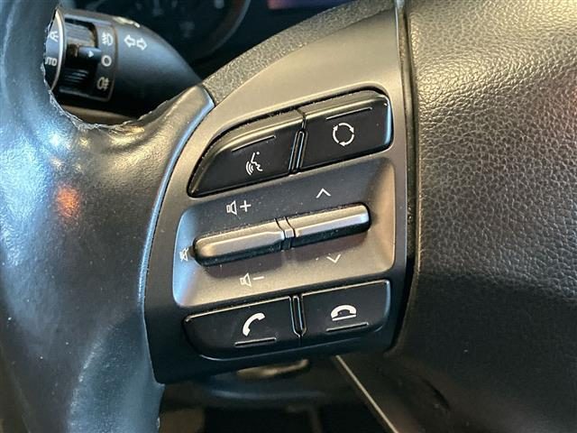HYUNDAI Kona usata, con USB