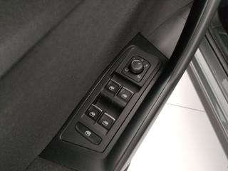 VOLKSWAGEN T-Roc usata, con USB